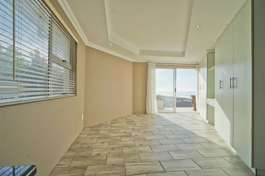8 Bedroom Property for Sale in Winterstrand Eastern Cape